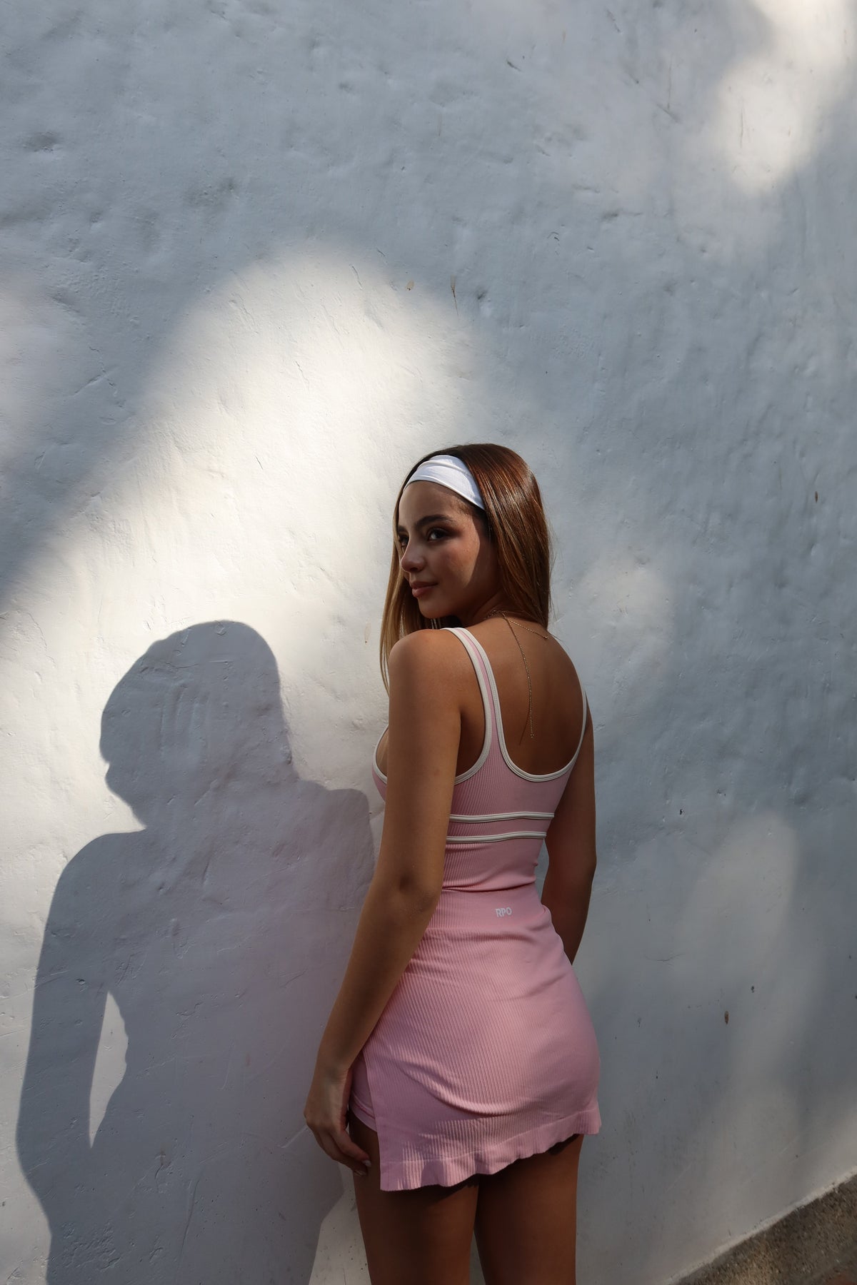 Body Lineal Calma color blanco, detalle del escote